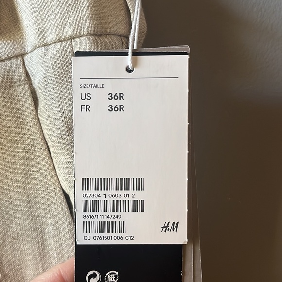 COPY - COPY - H&M slim fit linen suit pants in light beige melange. NWT - Picture 6 of 9